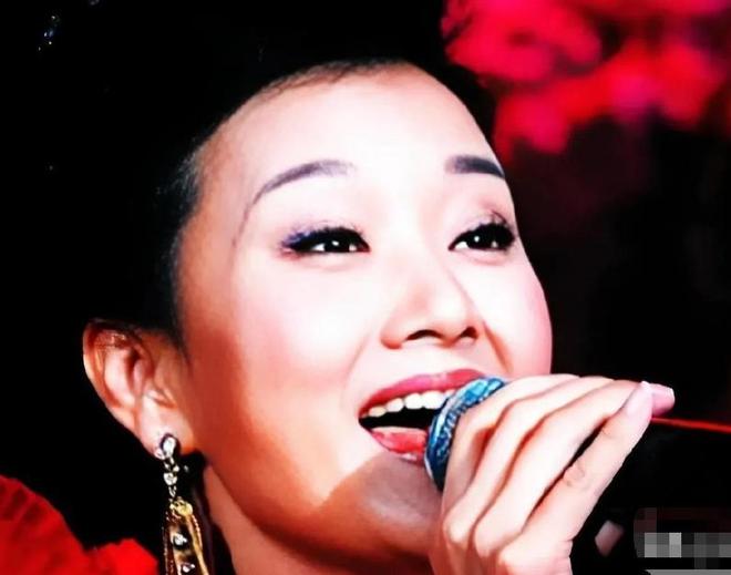 2年原来不止为了家庭李谷一道出真相瓦力游戏59岁宋祖英：退出春晚1(图7)