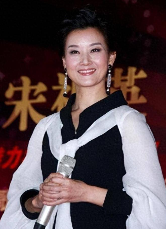 2年原来不止为了家庭李谷一道出真相瓦力游戏59岁宋祖英：退出春晚1(图12)